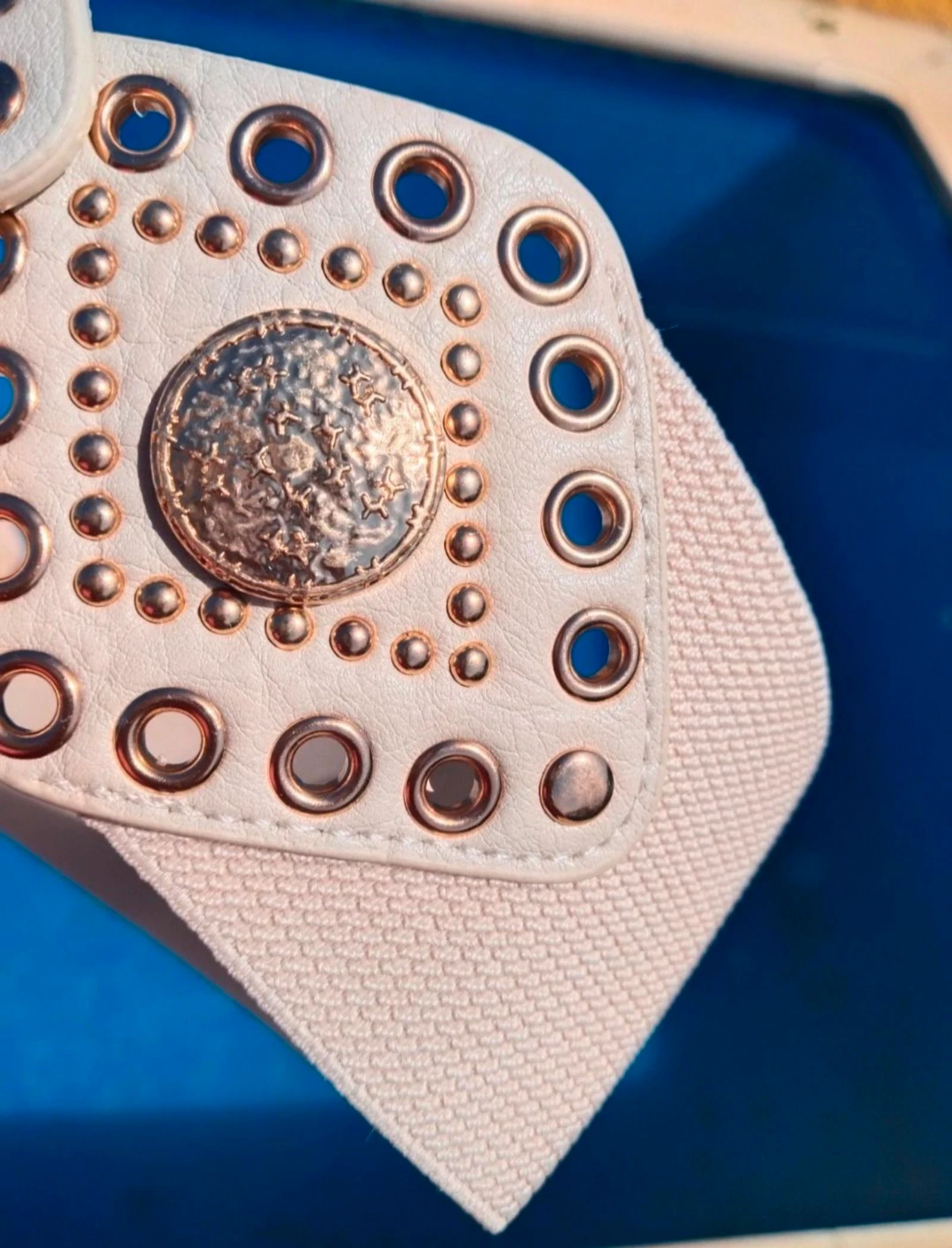 Ceinture élastique beige et dorée – photo 9
